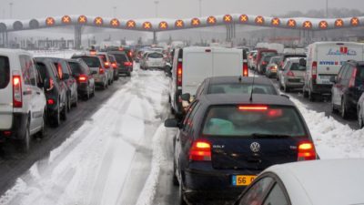 embouteillage neige