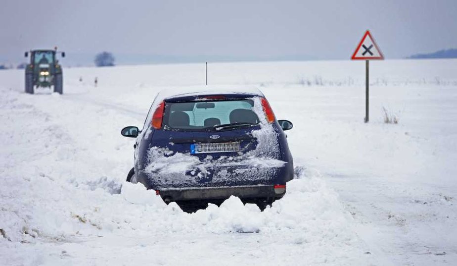 voiture enneigée