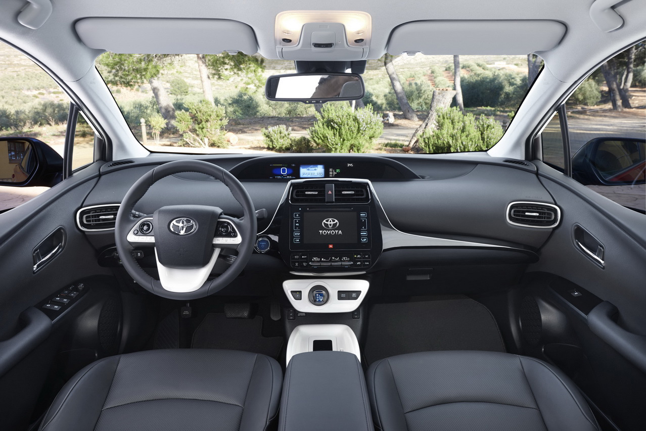 nouvele toyota prius interieur