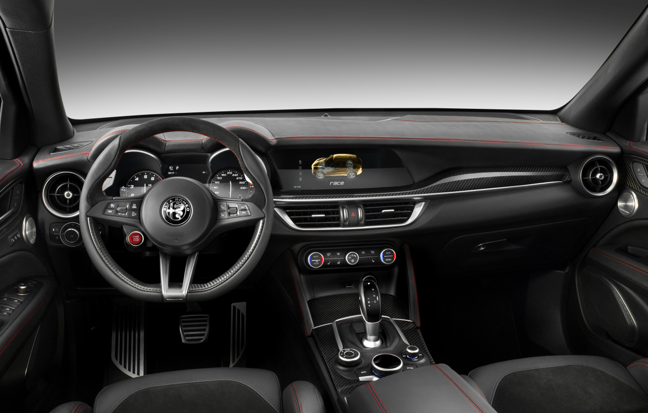 alfa romeo stelvio interieur