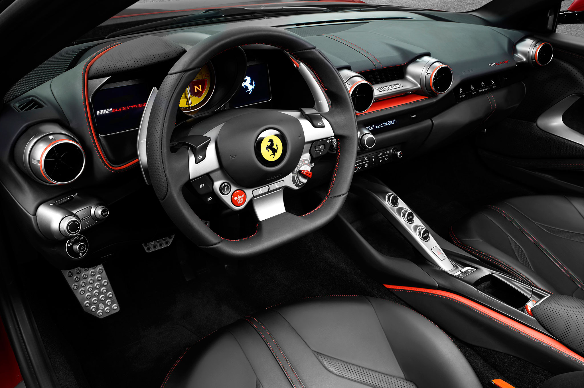 ferrari 812 superfast interieur