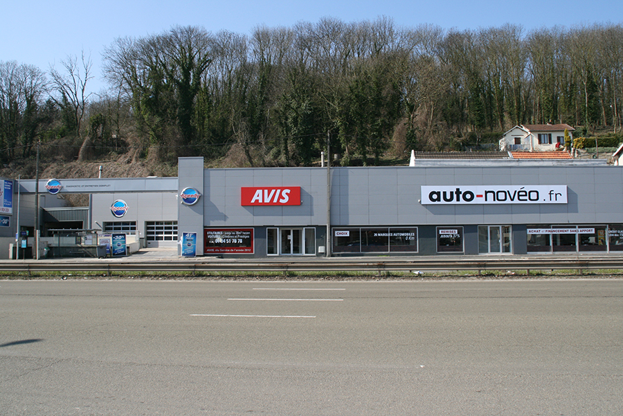 Le magasin d'Auto Novo au Port-Marly (78)