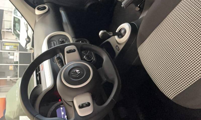 renault twingo electric iii e-tech authentic photo 4