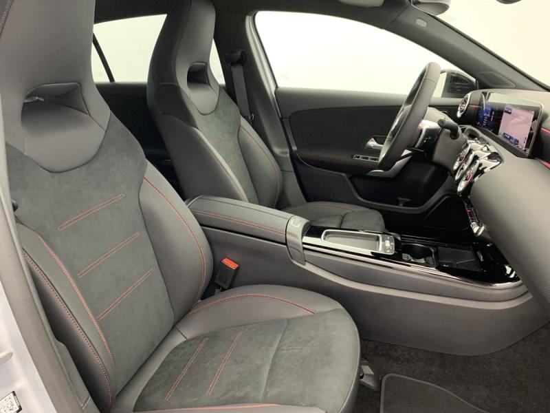 mercedes classe a 200 d 8g-dct amg line photo 9