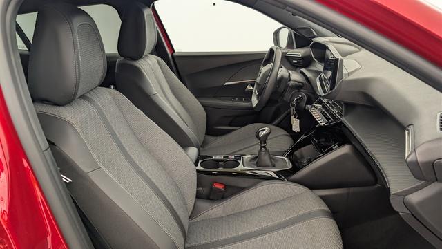 peugeot 2008 puretech 100 s&s bvm6 allure photo 9